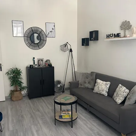 Lovely Cosy 니스
